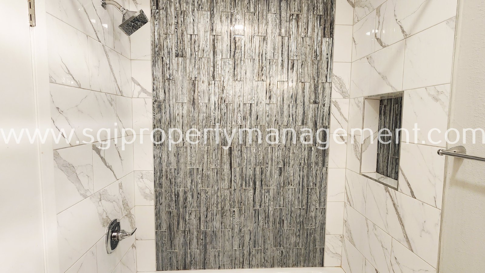 6646 E Lovers Ln property image