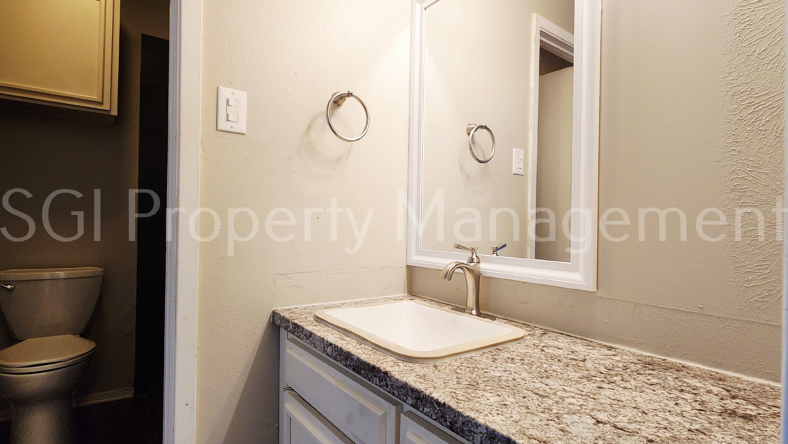 Gorgeous townhouse ready for move in property image