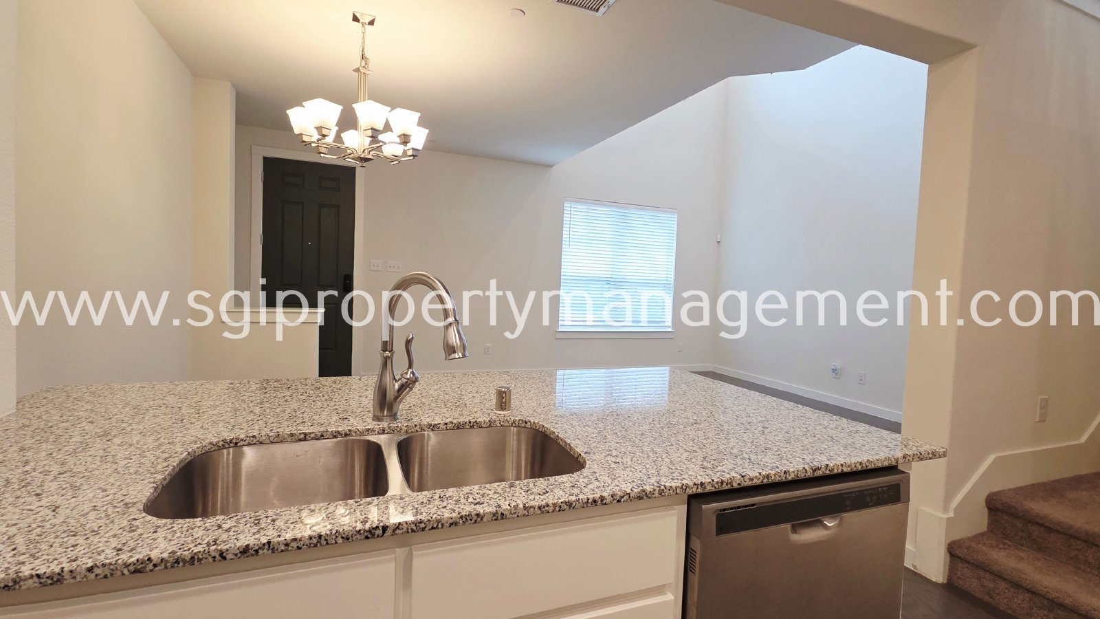 $500 off 1st month of rent! property image