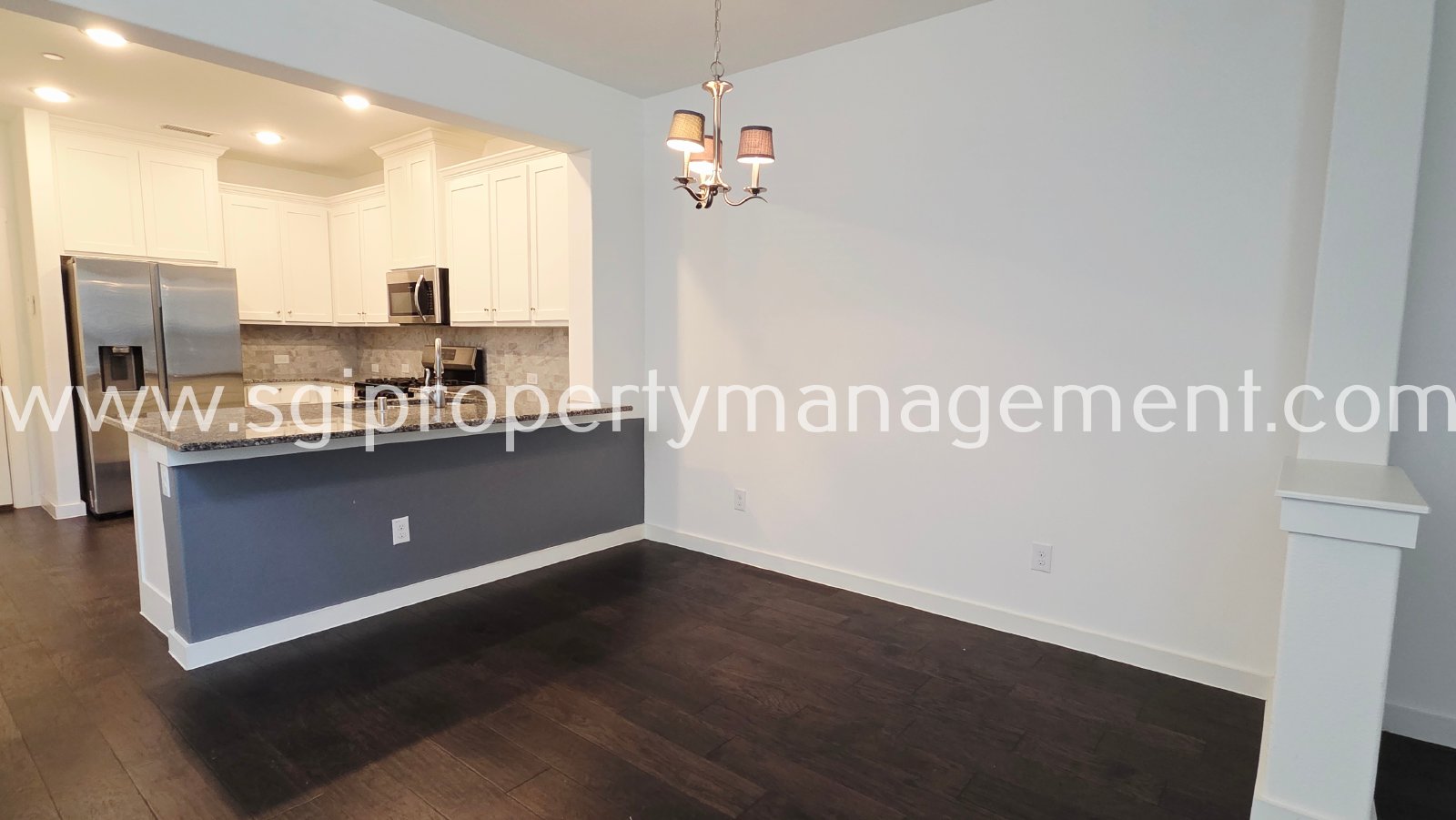 Upscale 2 bedroom 2 bathroom home! property image