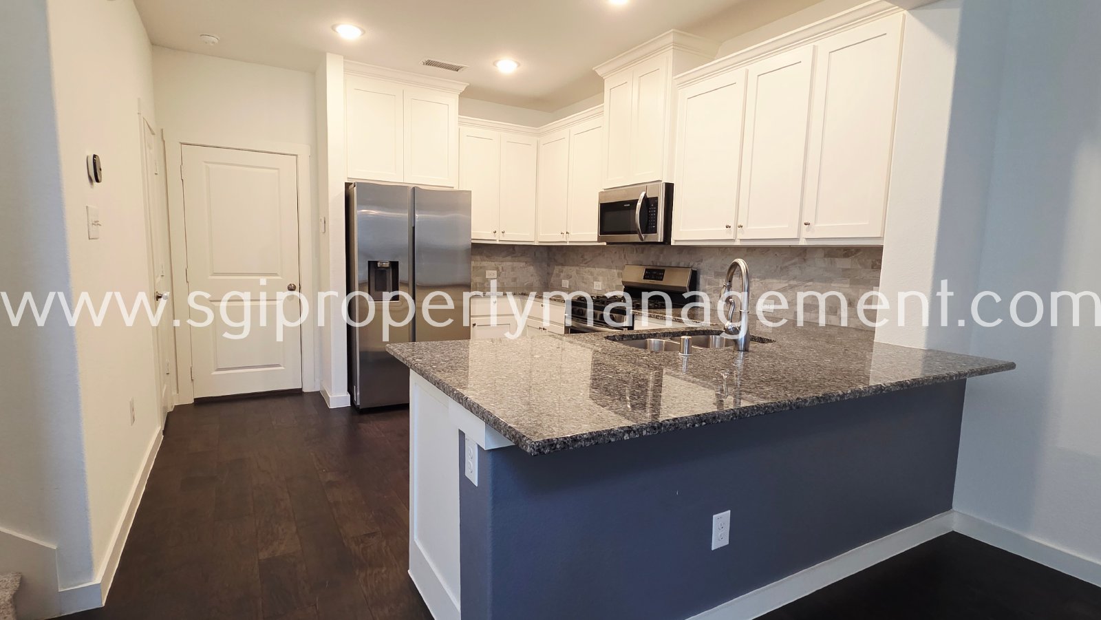 Upscale 2 bedroom 2 bathroom home! property image