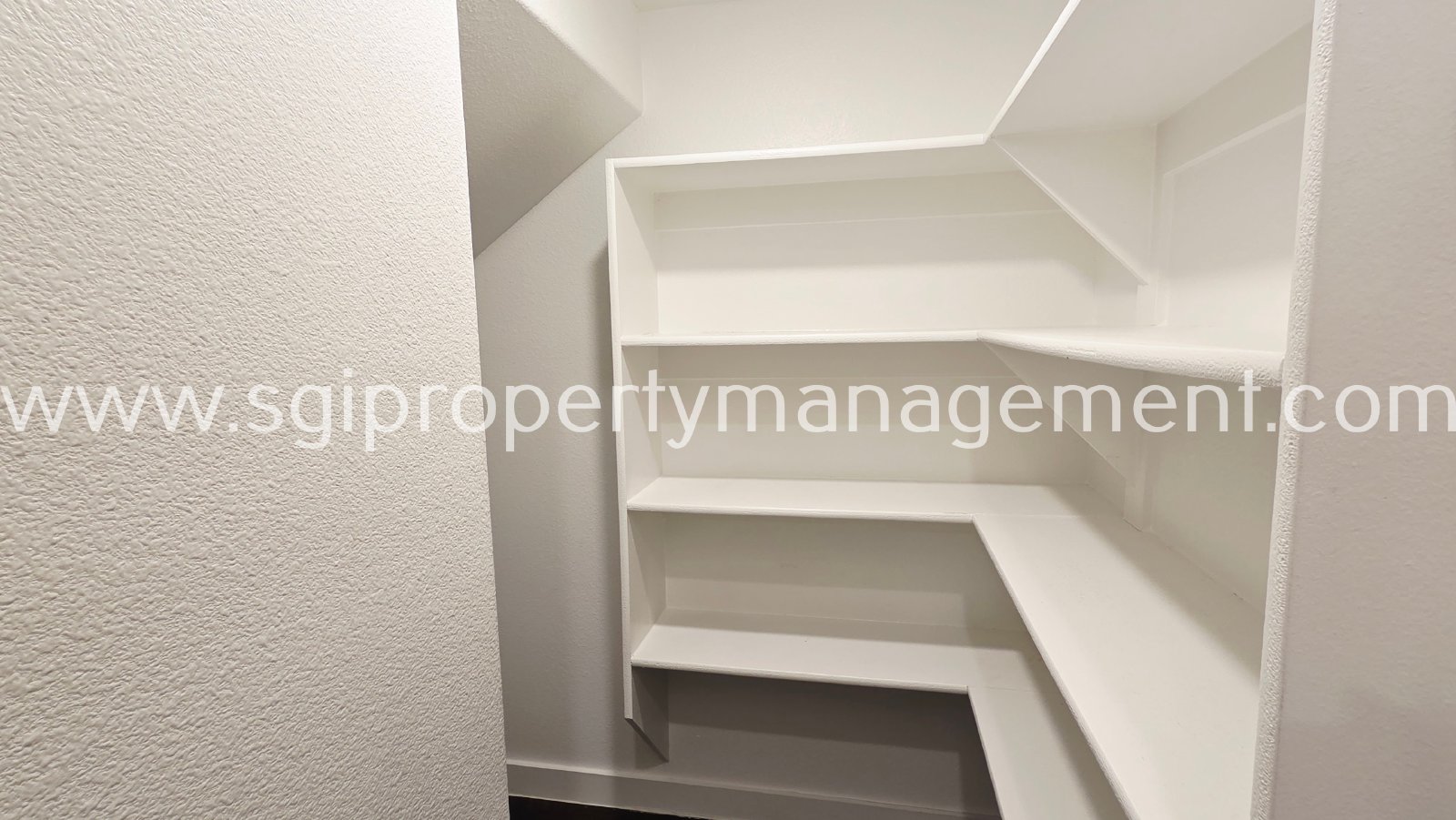 Upscale 2 bedroom 2 bathroom home! property image