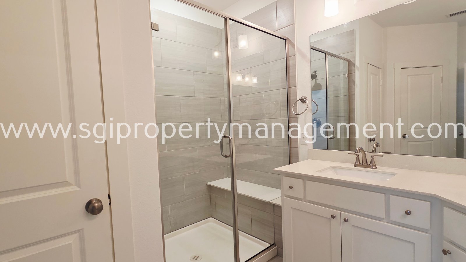 Upscale 2 bedroom 2 bathroom home! property image