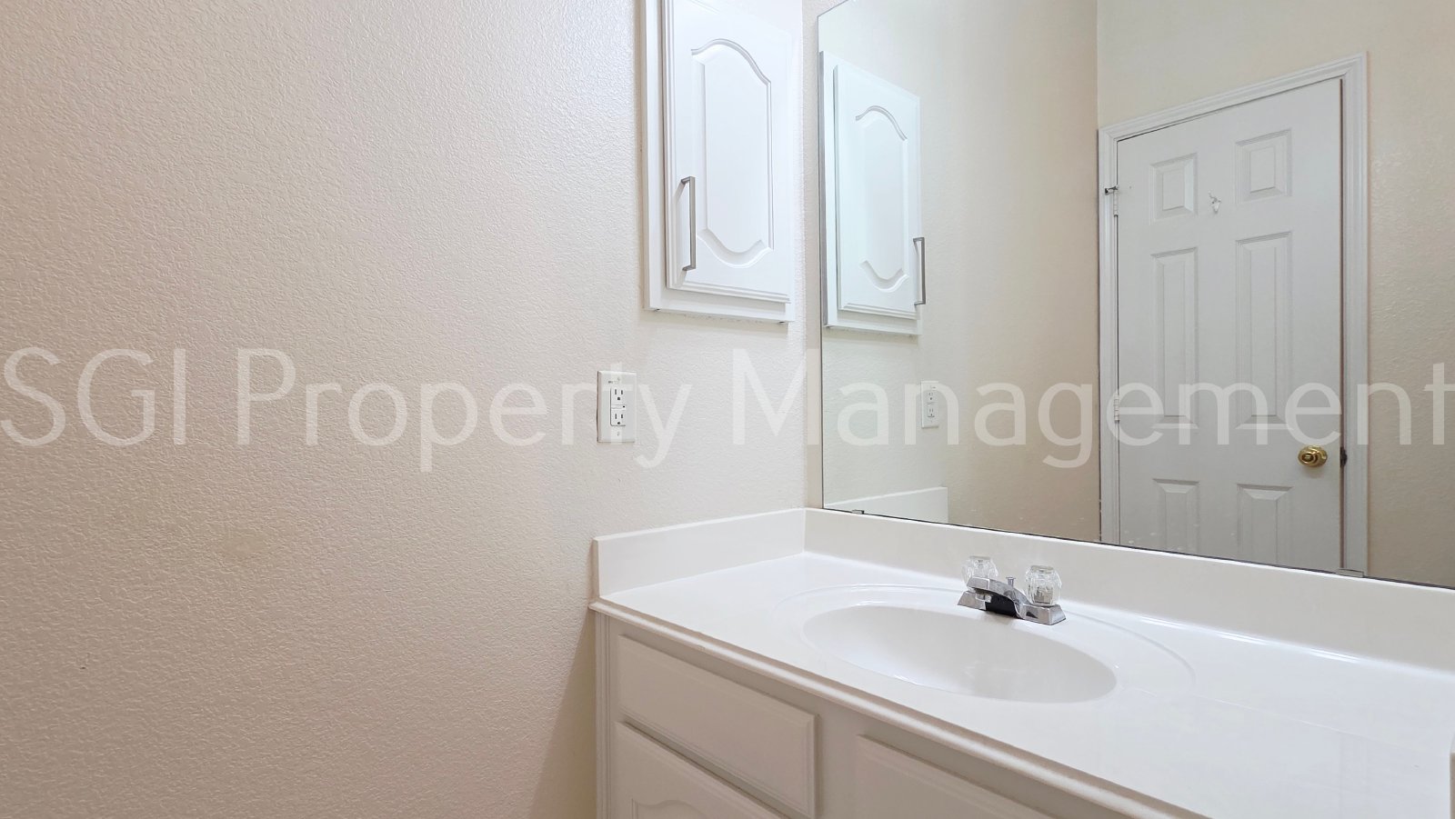 Updated home ready for move in property image