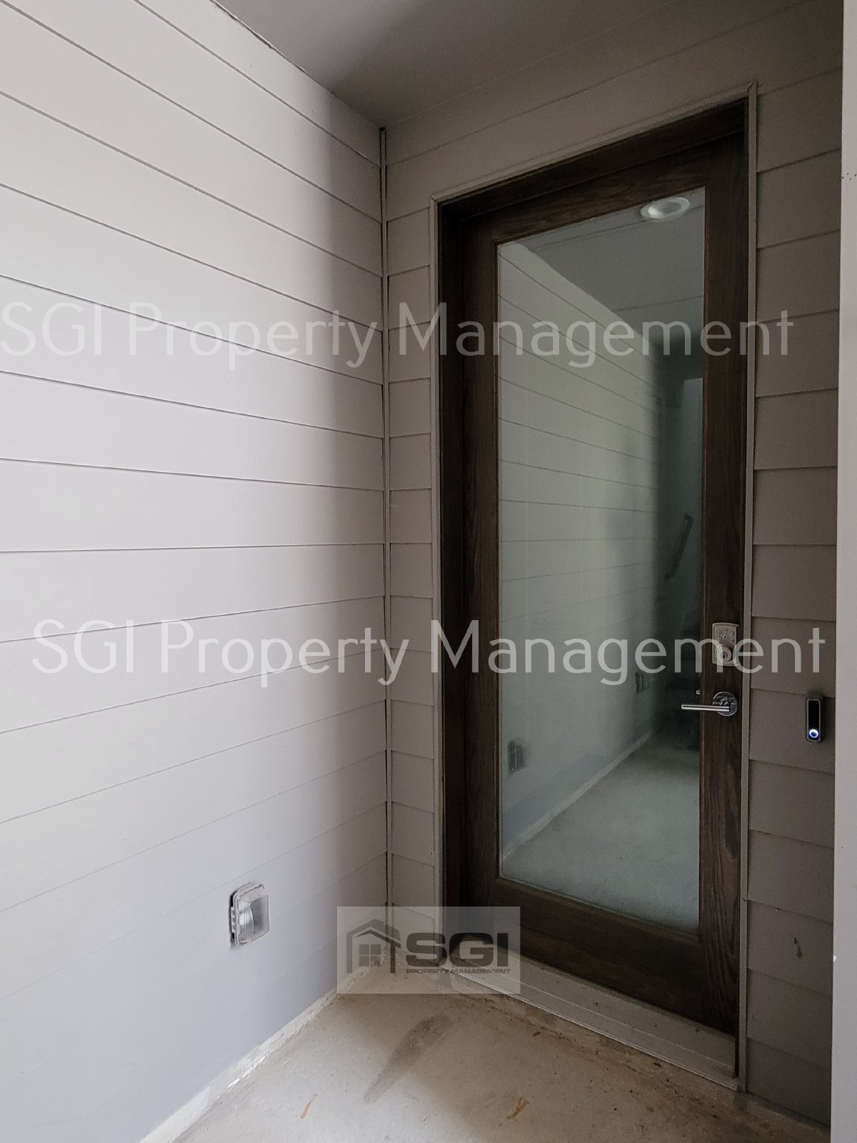 3 Story Townhouse in Fantastic Central Location with ROOFTOP Patio!! property image