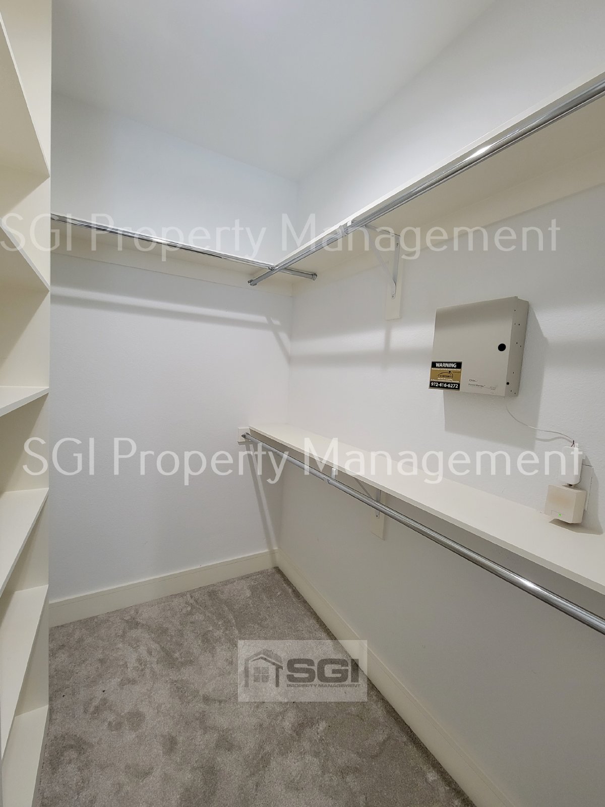 3 Story Townhouse in Fantastic Central Location with ROOFTOP Patio!! property image