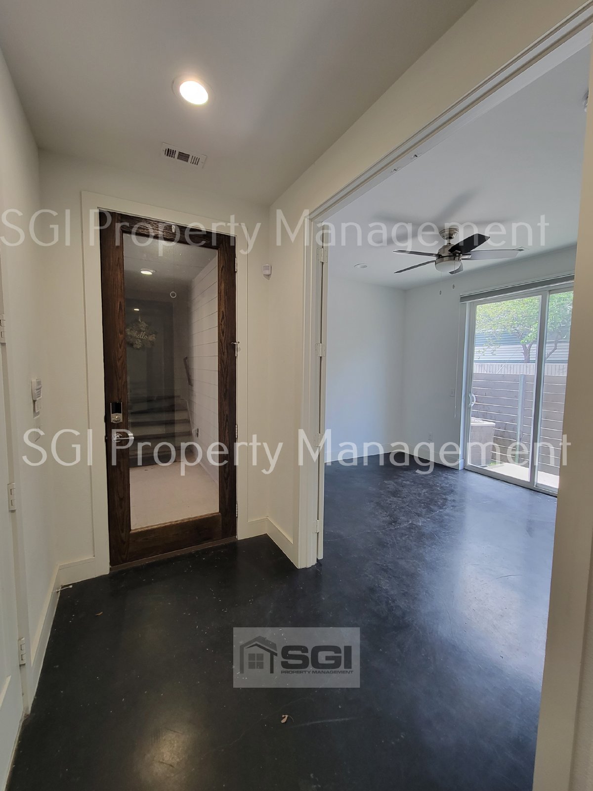 3 Story Townhouse in Fantastic Central Location with ROOFTOP Patio!! property image