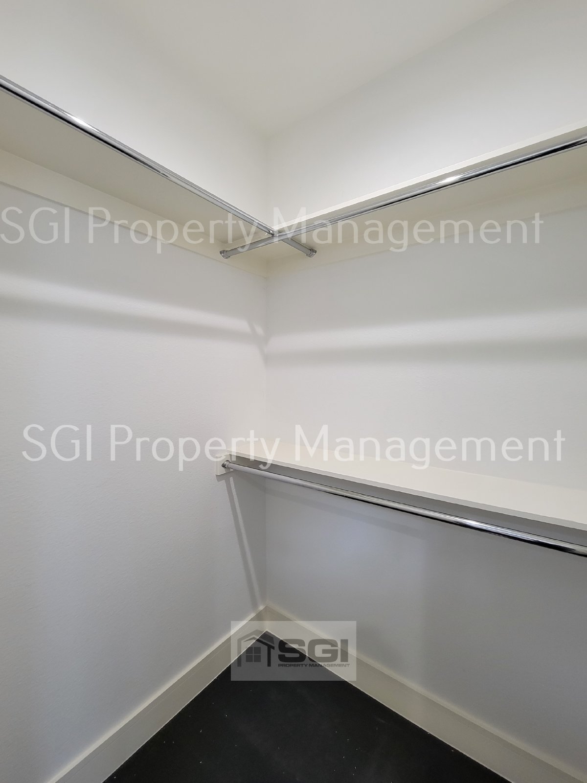 3 Story Townhouse in Fantastic Central Location with ROOFTOP Patio!! property image