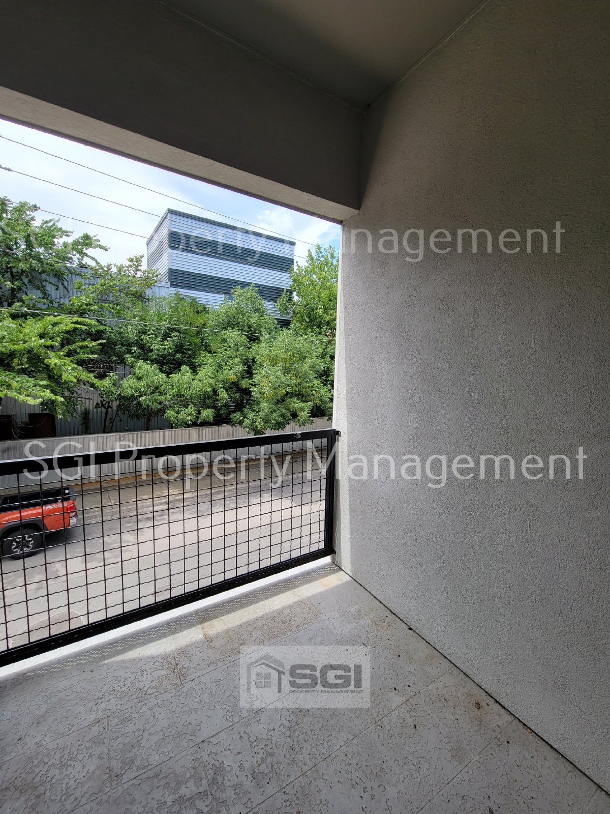 3 Story Townhouse in Fantastic Central Location with ROOFTOP Patio!! property image