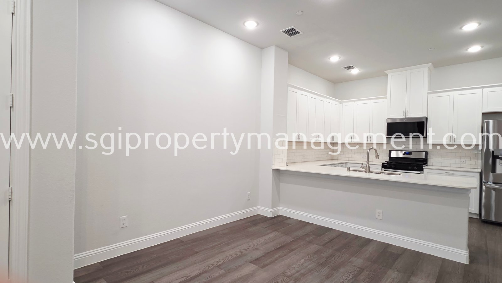 Gorgeous townhome ready for move in property image