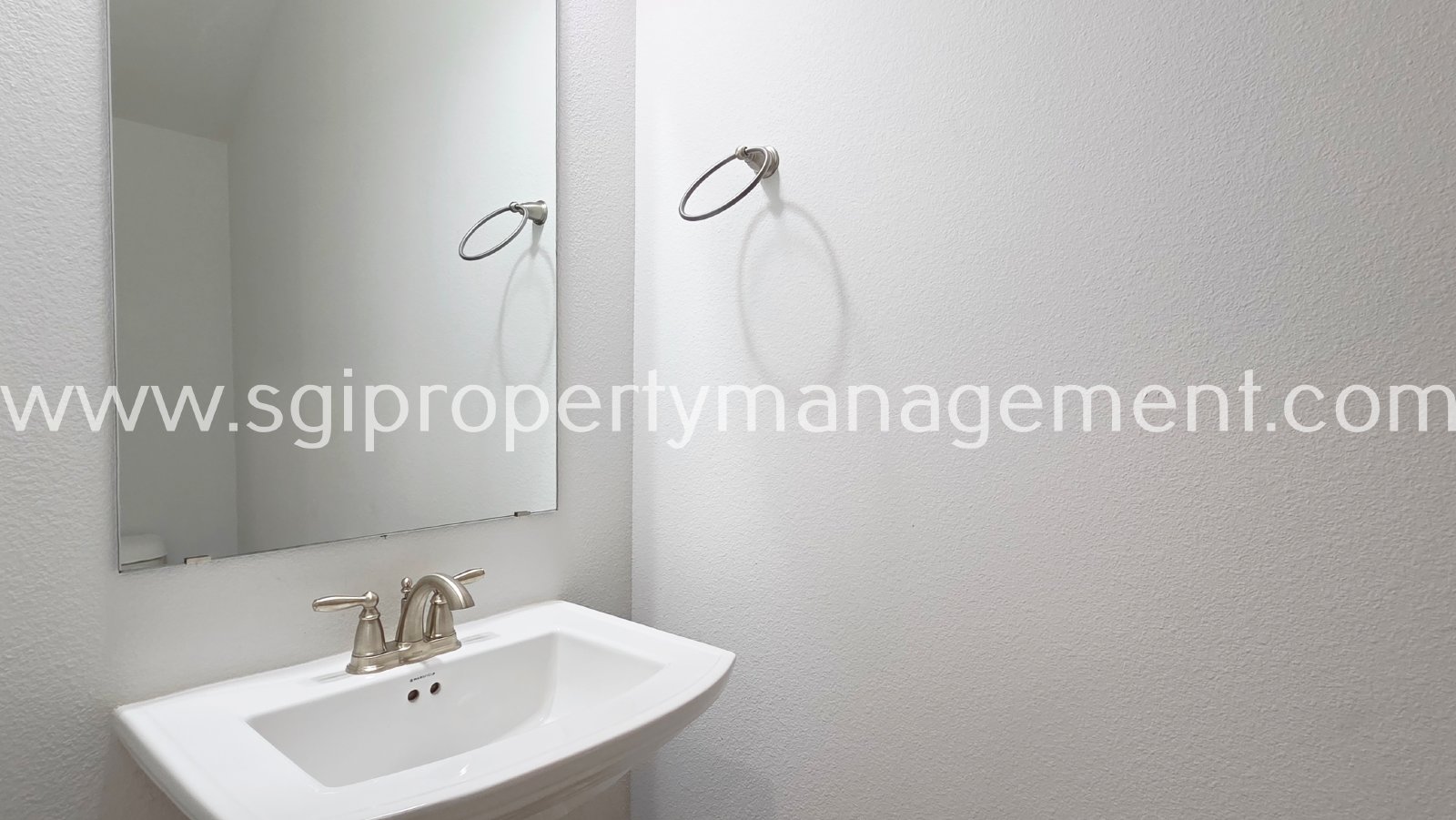 Gorgeous townhome ready for move in property image