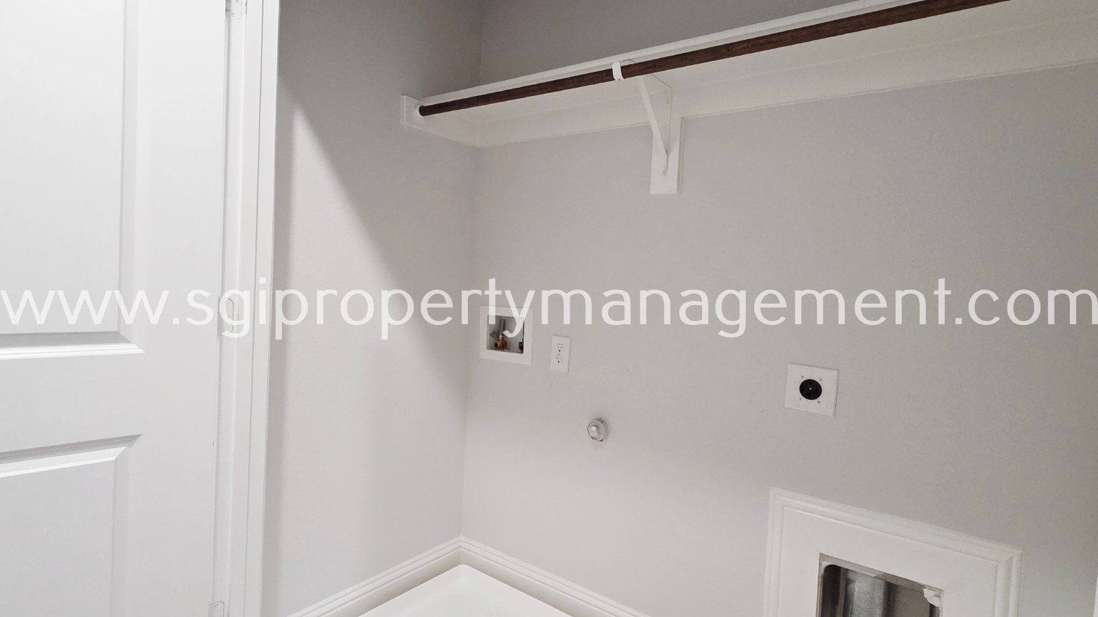 Gorgeous townhome ready for move in property image