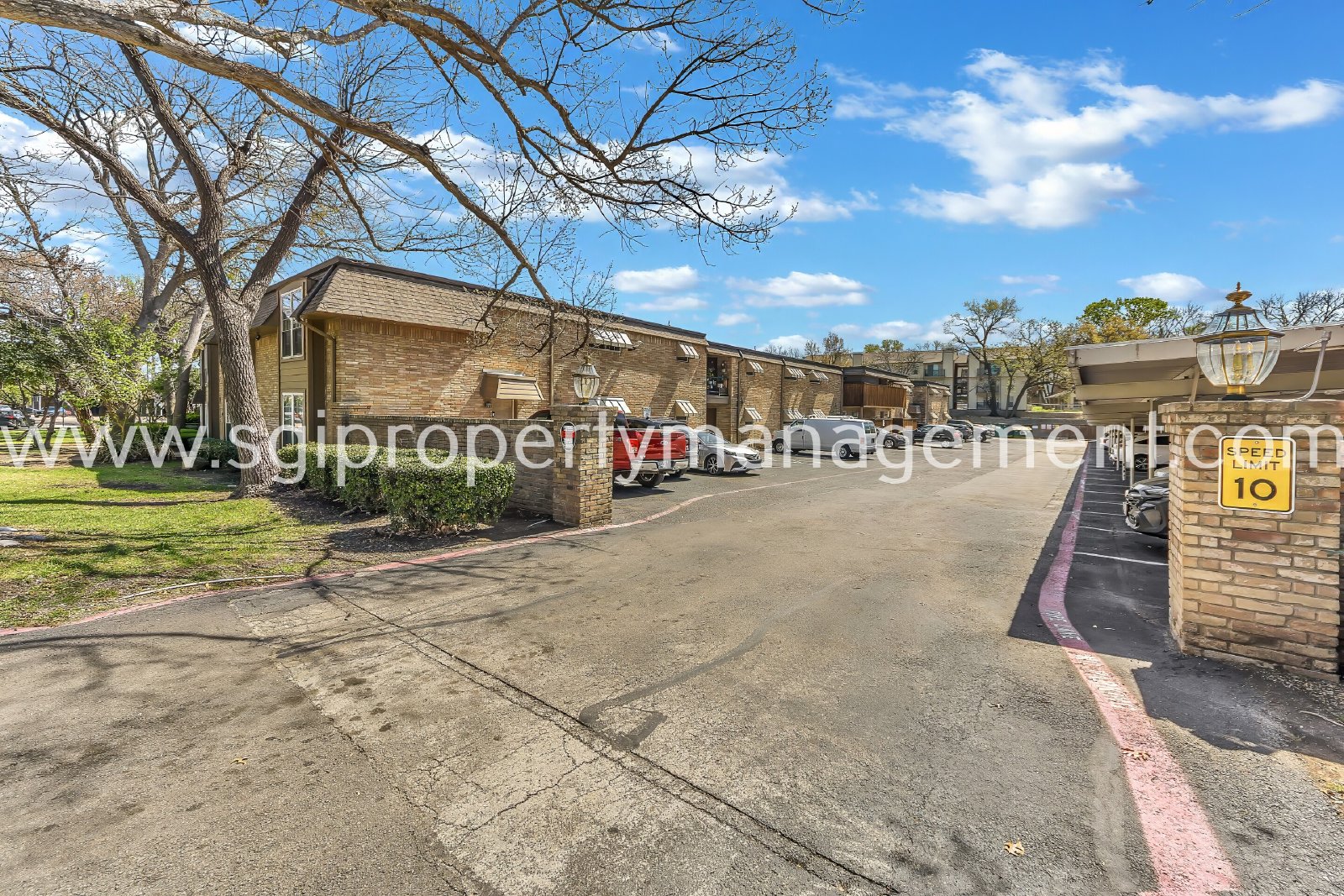 Spacious 2 bedroom condo ready for move in property image