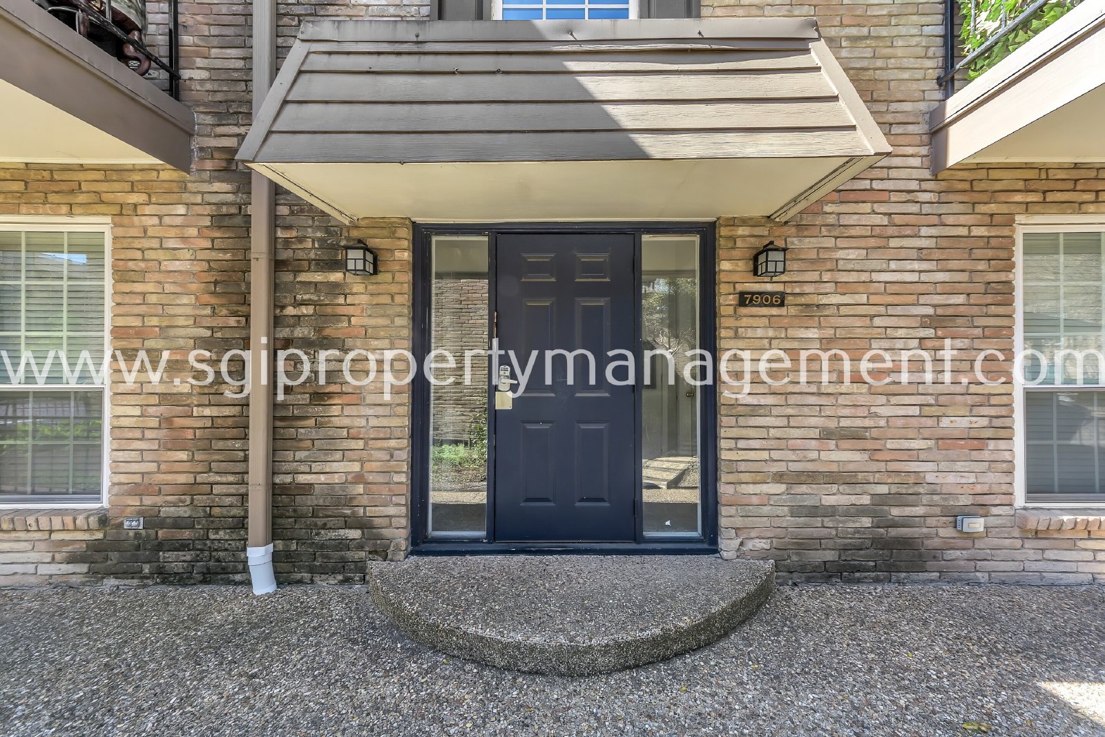 Spacious 2 bedroom condo ready for move in property image