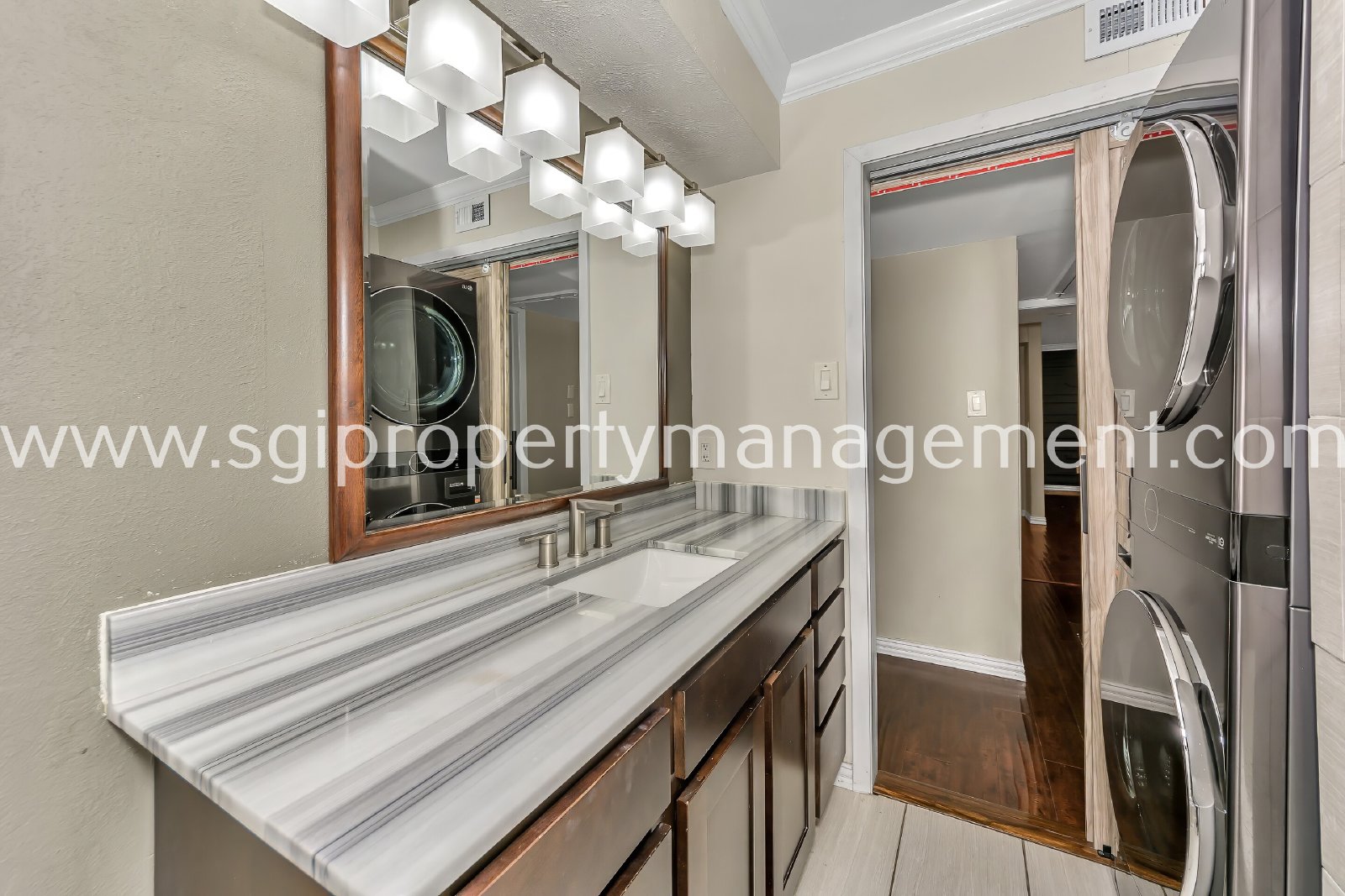 Spacious 2 bedroom condo ready for move in property image