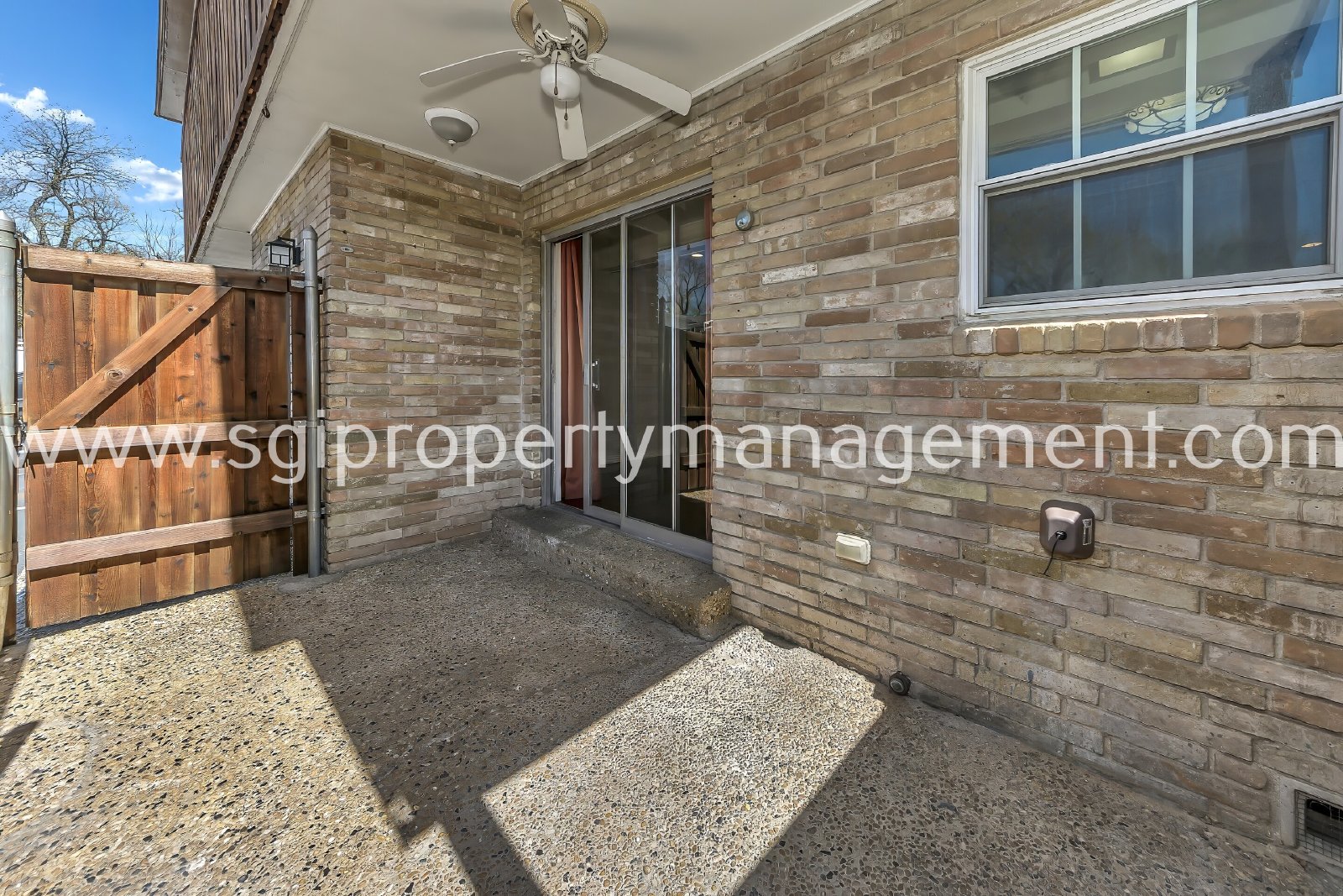 Spacious 2 bedroom condo ready for move in property image