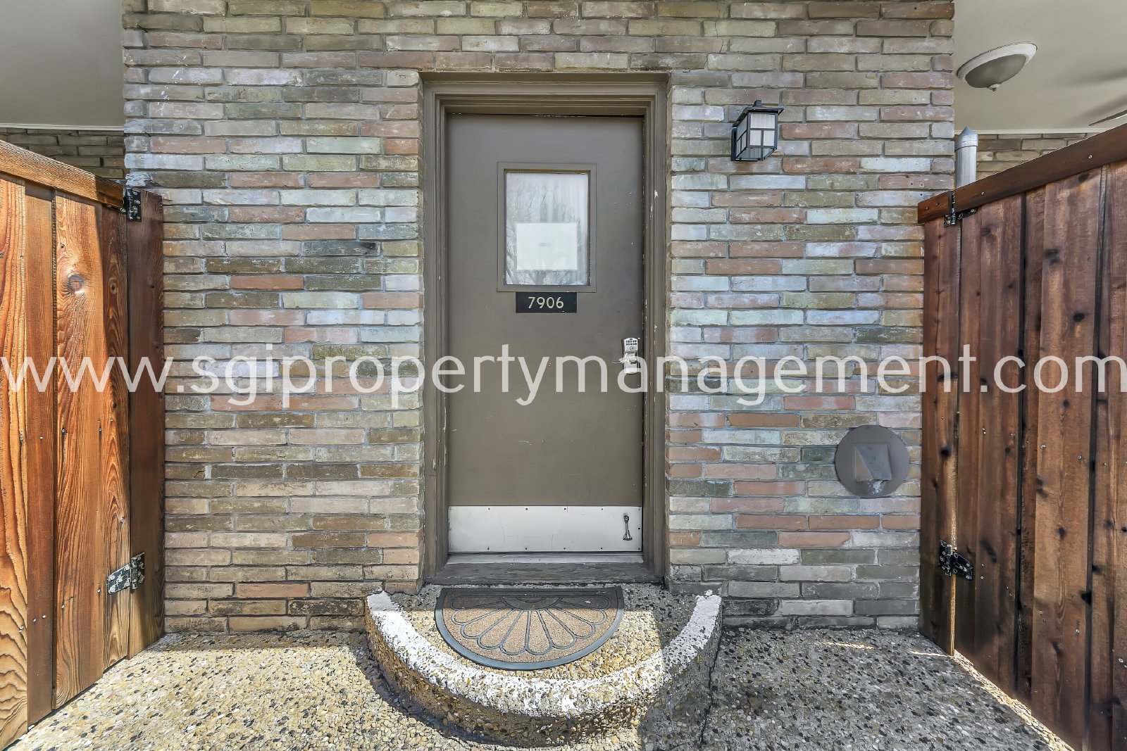 Spacious 2 bedroom condo ready for move in property image