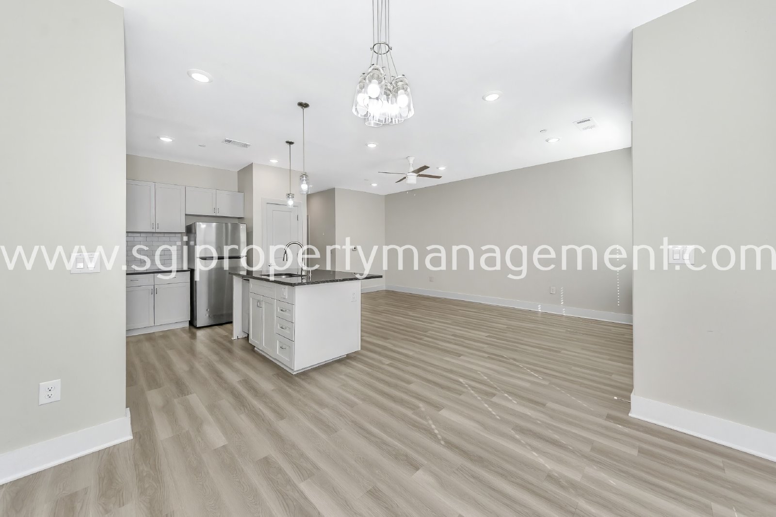 New modern 3 bedroom townhome property image