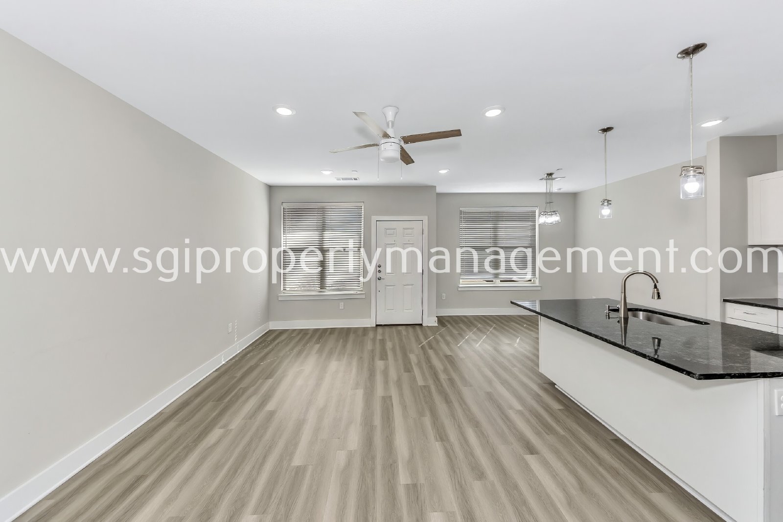 New modern 3 bedroom townhome property image