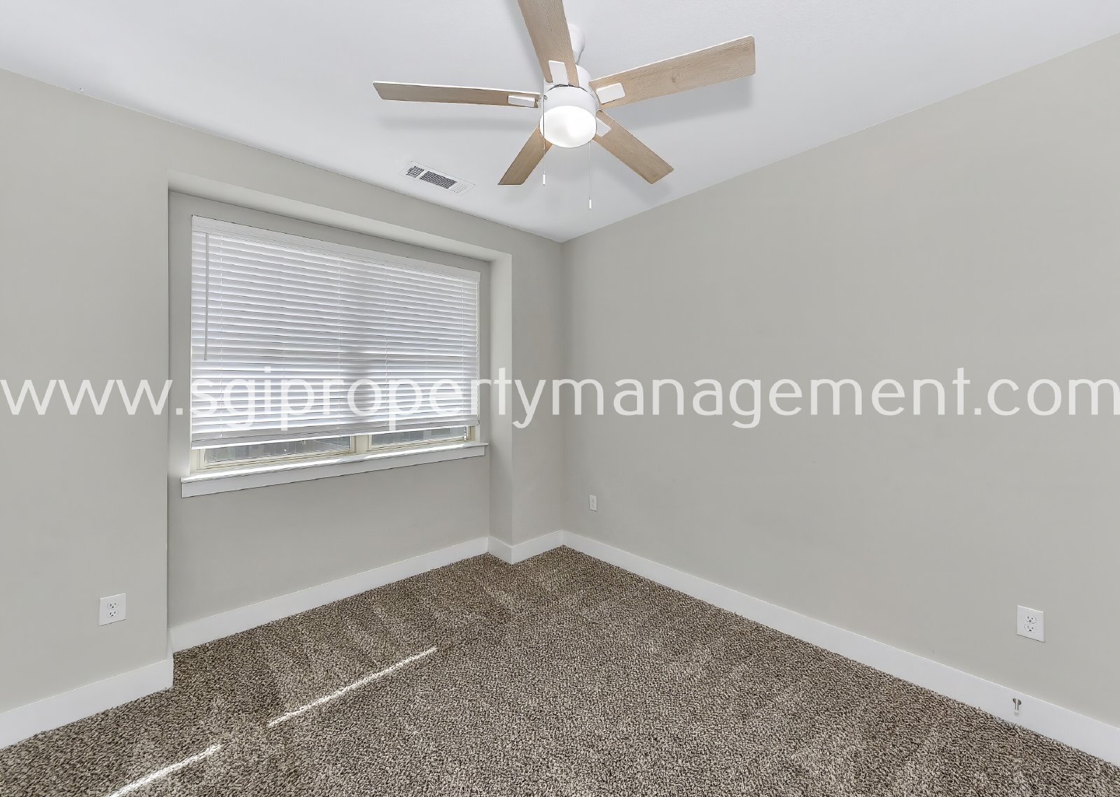 New modern 3 bedroom townhome property image