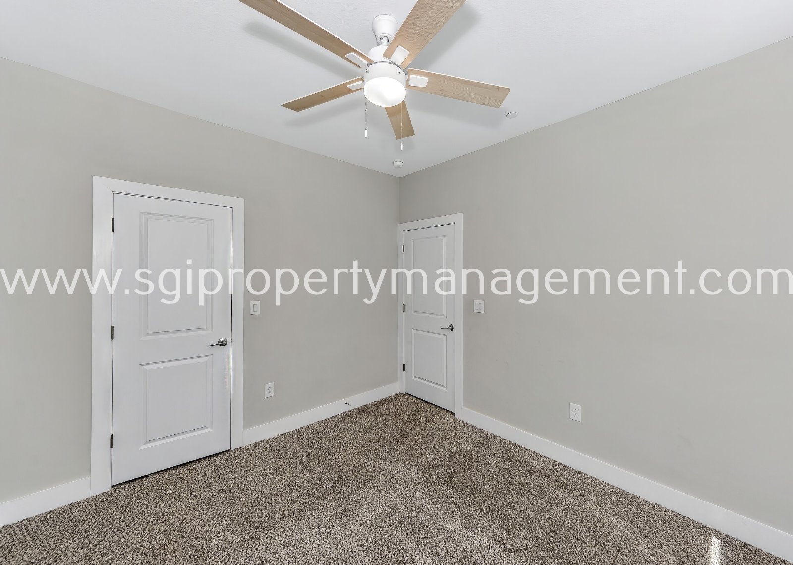 New modern 3 bedroom townhome property image