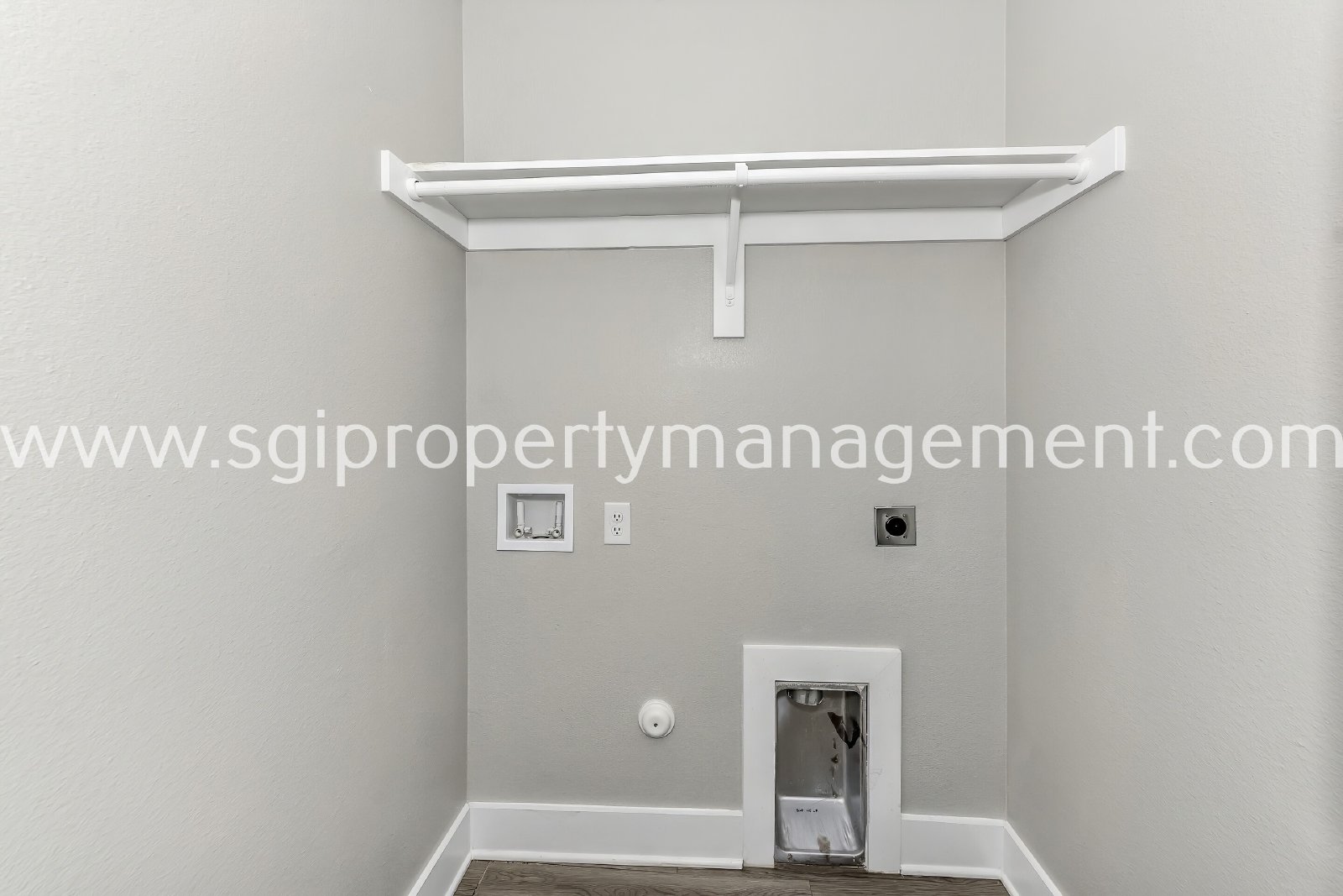 New modern 3 bedroom townhome property image