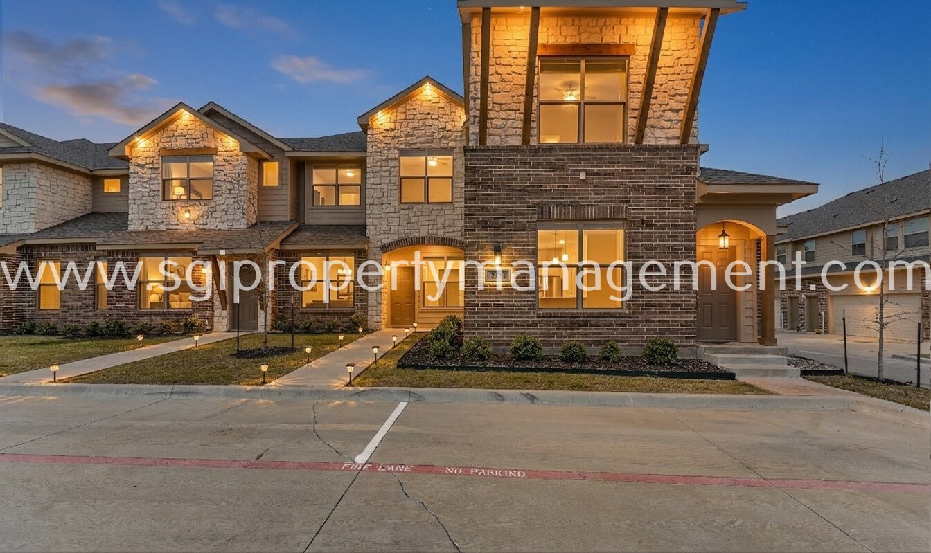 New modern 3 bedroom townhome property image