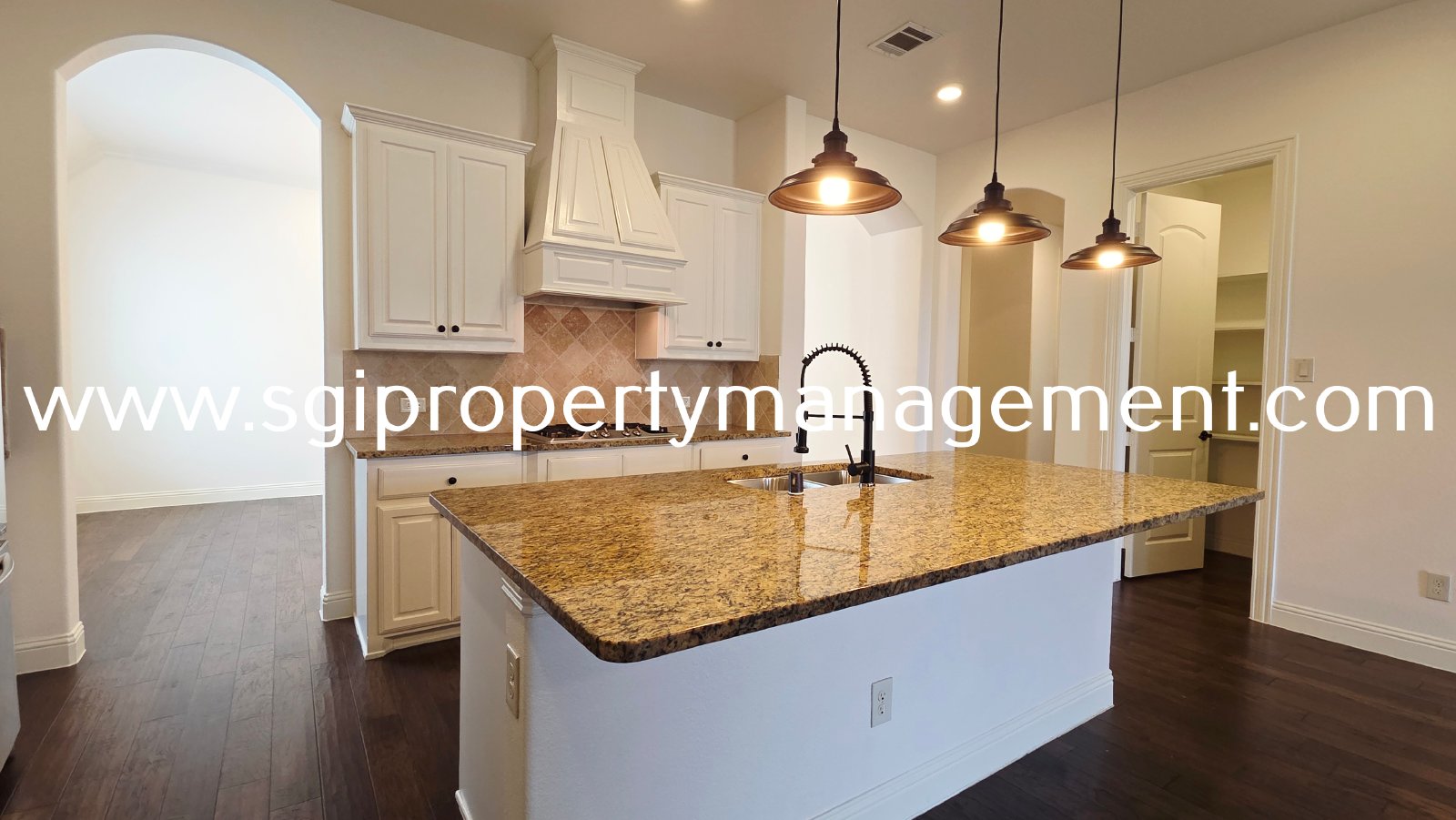 Spacious home ready for move in property image