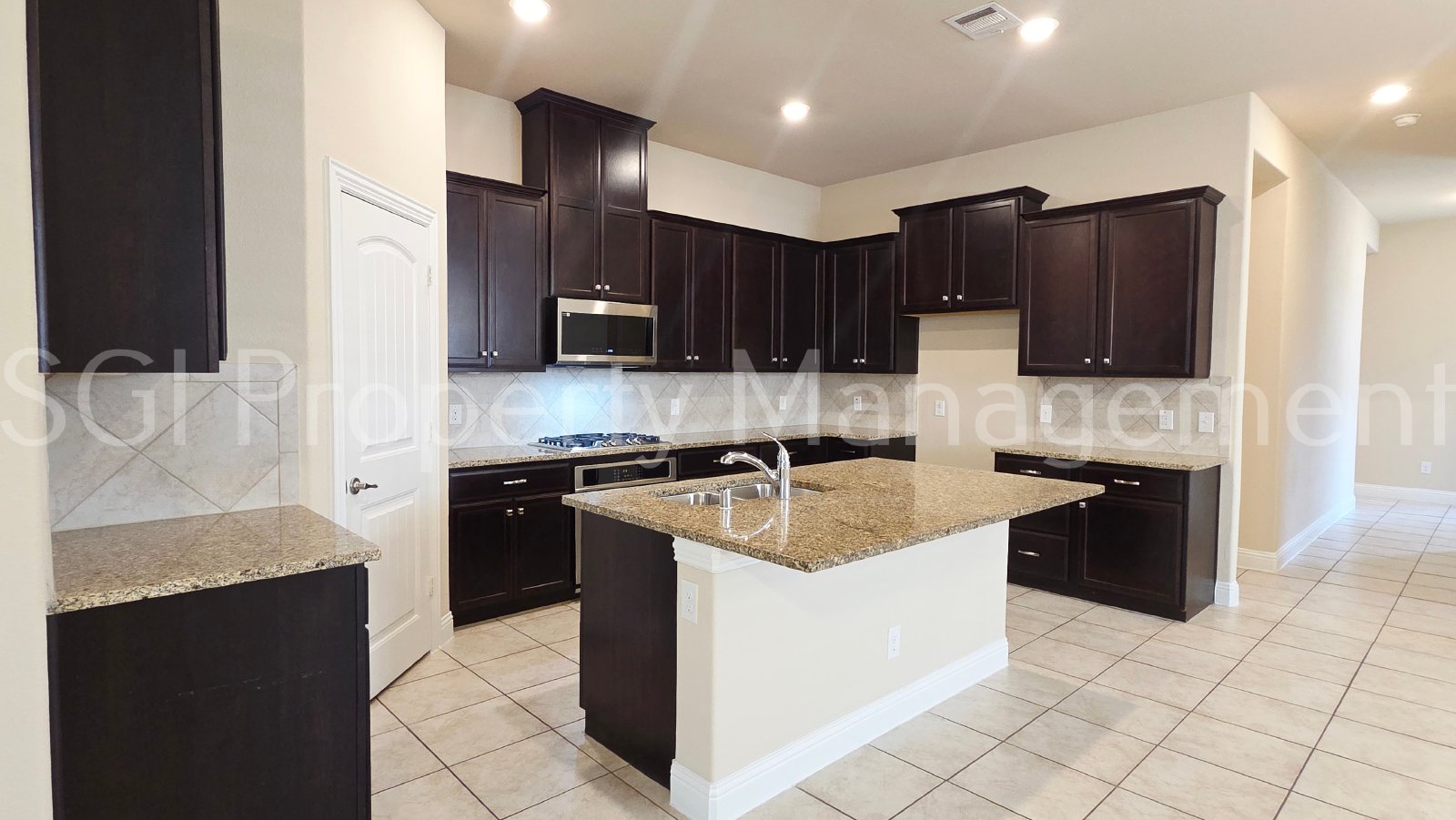 Gorgeous home ready for move in property image