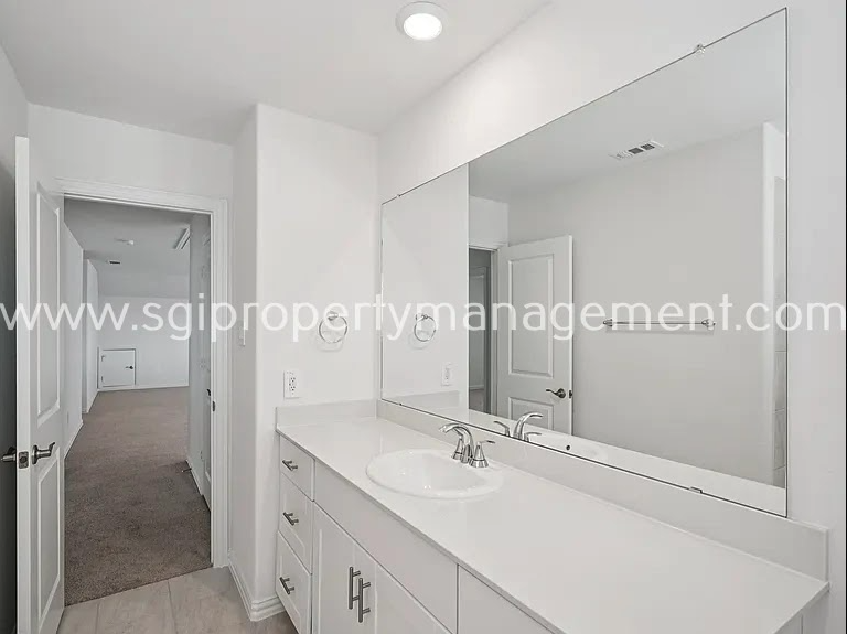 Amazing home ready for move in property image