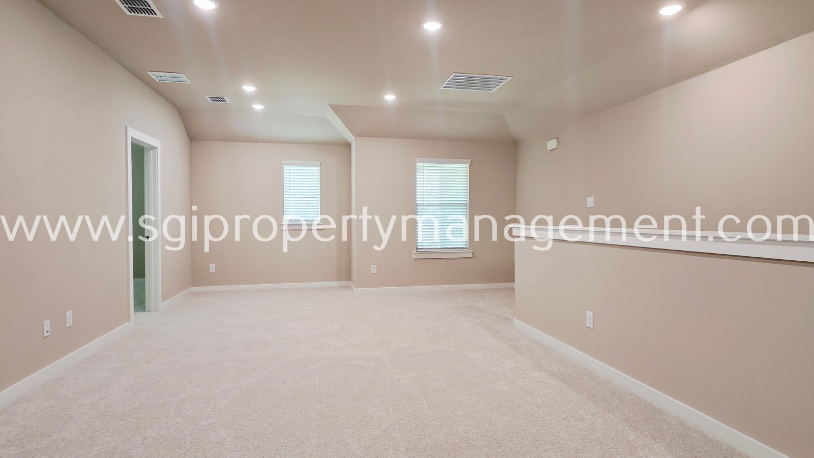 Modern 4 bedroom 2.5 bath! property image