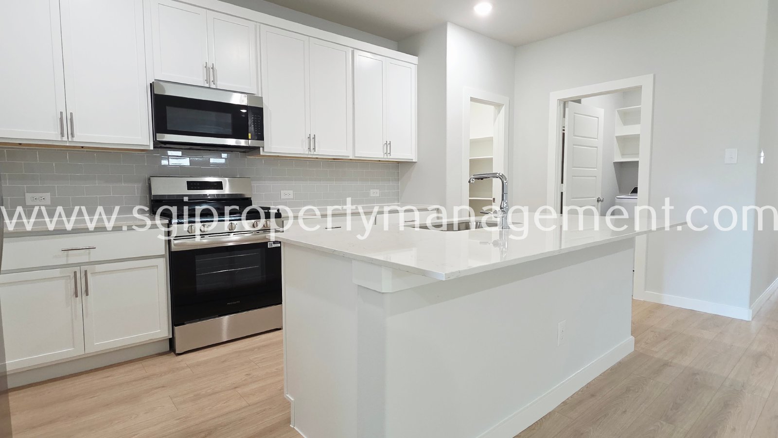 Gorgeous new build ready for move in property image
