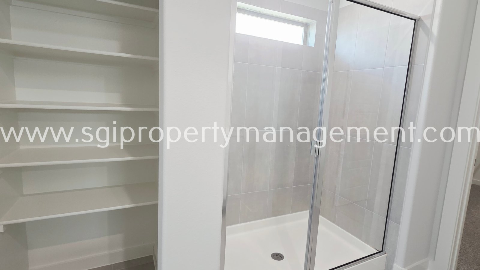Gorgeous new build ready for move in property image