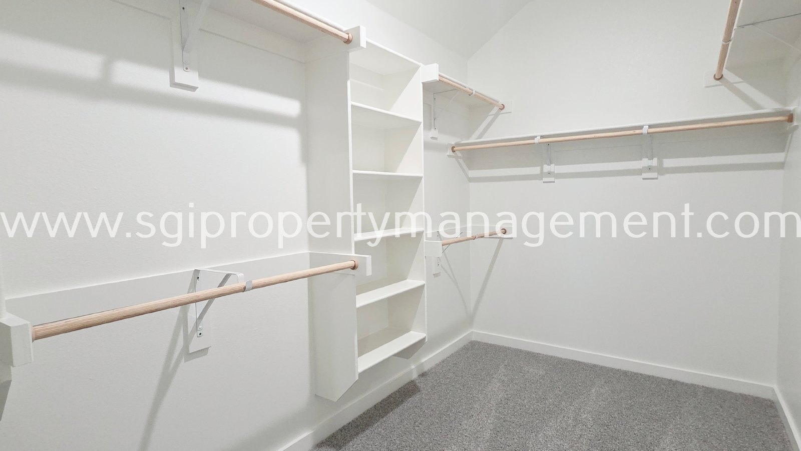 Gorgeous new build ready for move in property image