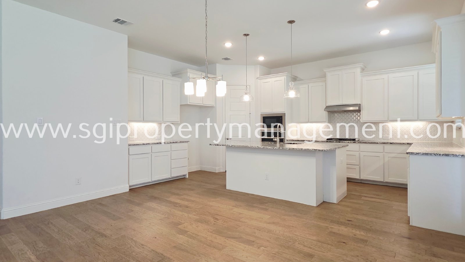 Beautiful home for rent near the Lake! property image