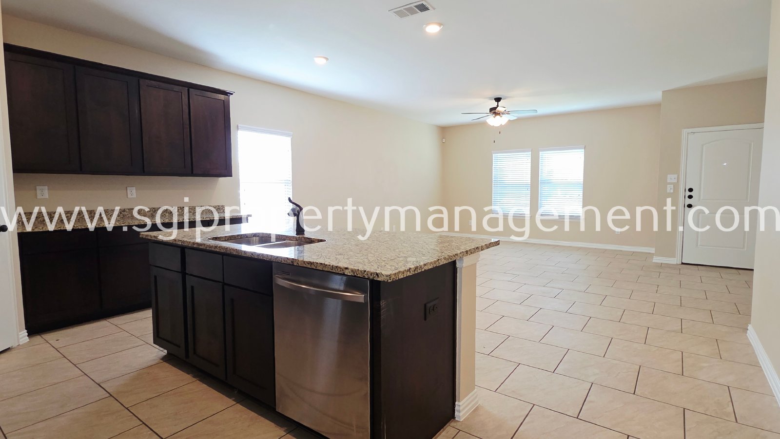 Beautiful 3 bedroom single level in Greenville property image