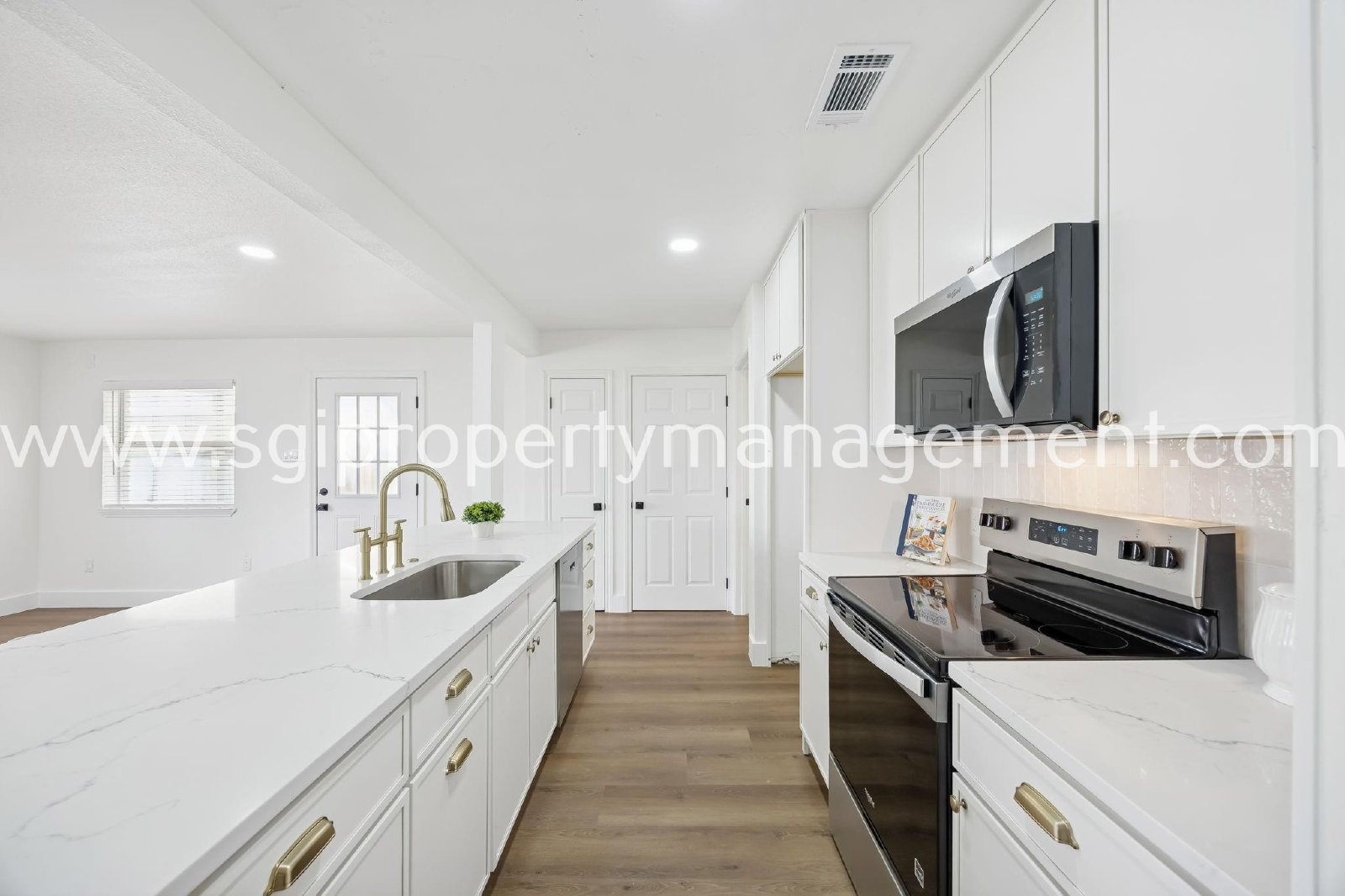 Beautifully, remodeled 4 bedroom home! property image