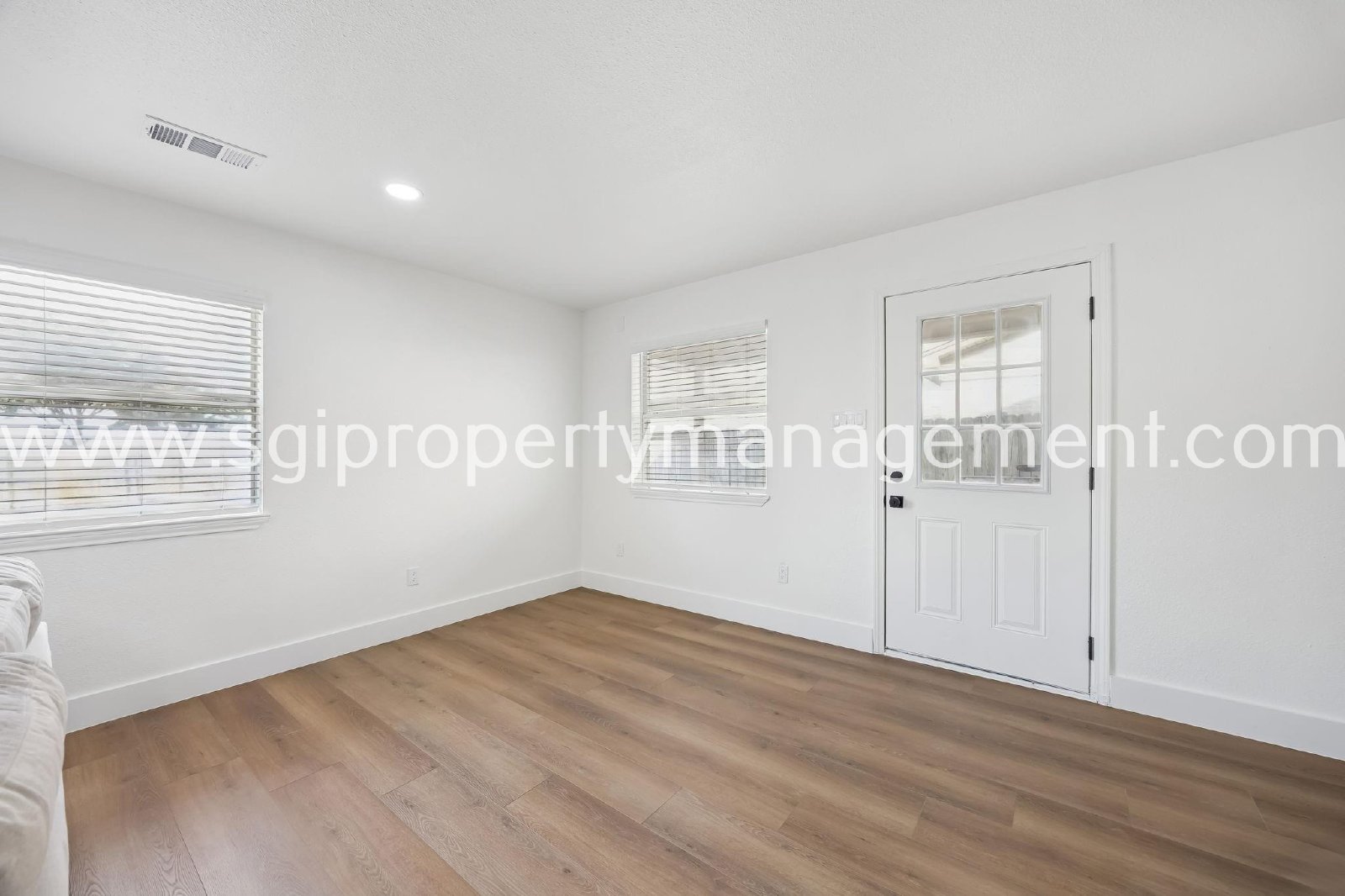 Beautifully, remodeled 4 bedroom home! property image