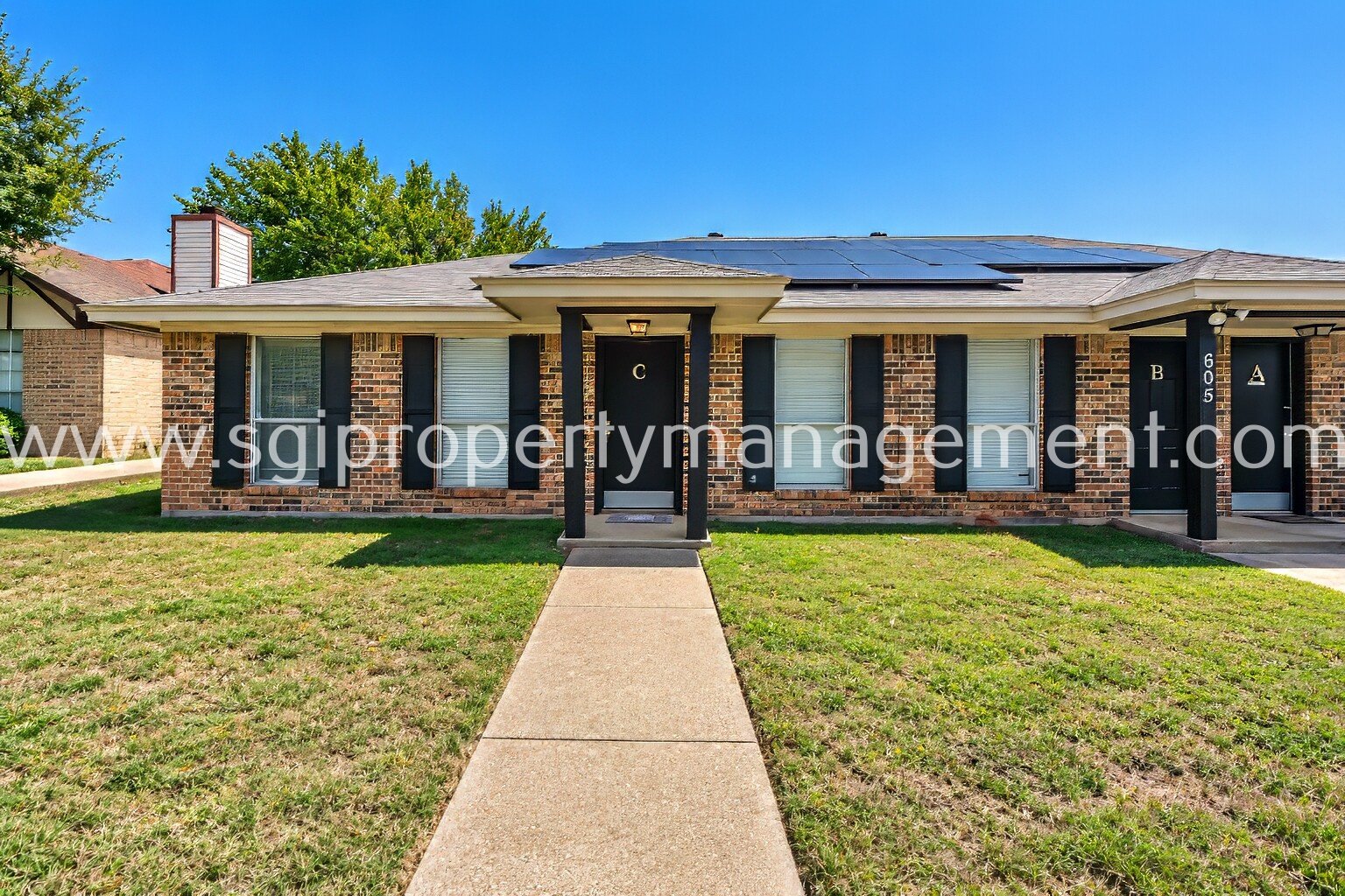 Great 2 bedroom unit of a triplex property image