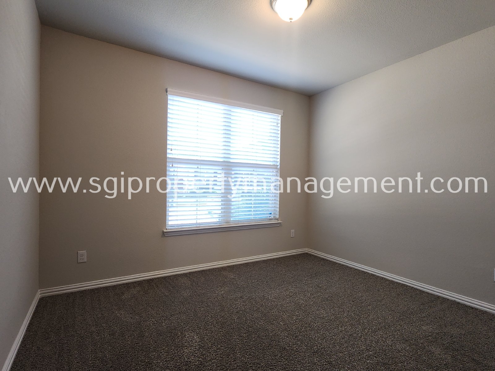 Stunning 3 bedroom home in Valencia on the Lakes property image