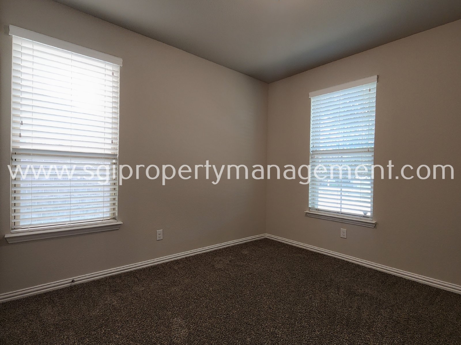 Stunning 3 bedroom home in Valencia on the Lakes property image