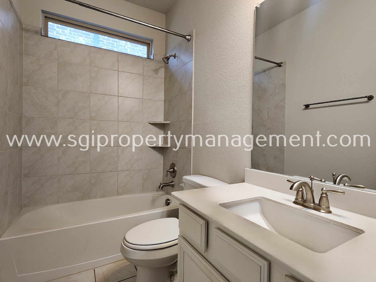 Stunning 3 bedroom home in Valencia on the Lakes property image