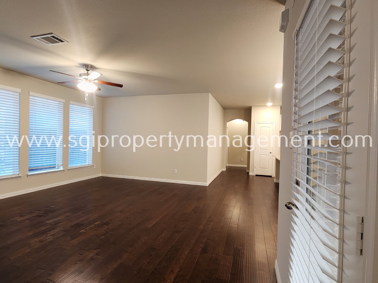 Stunning 3 bedroom home in Valencia on the Lakes property image