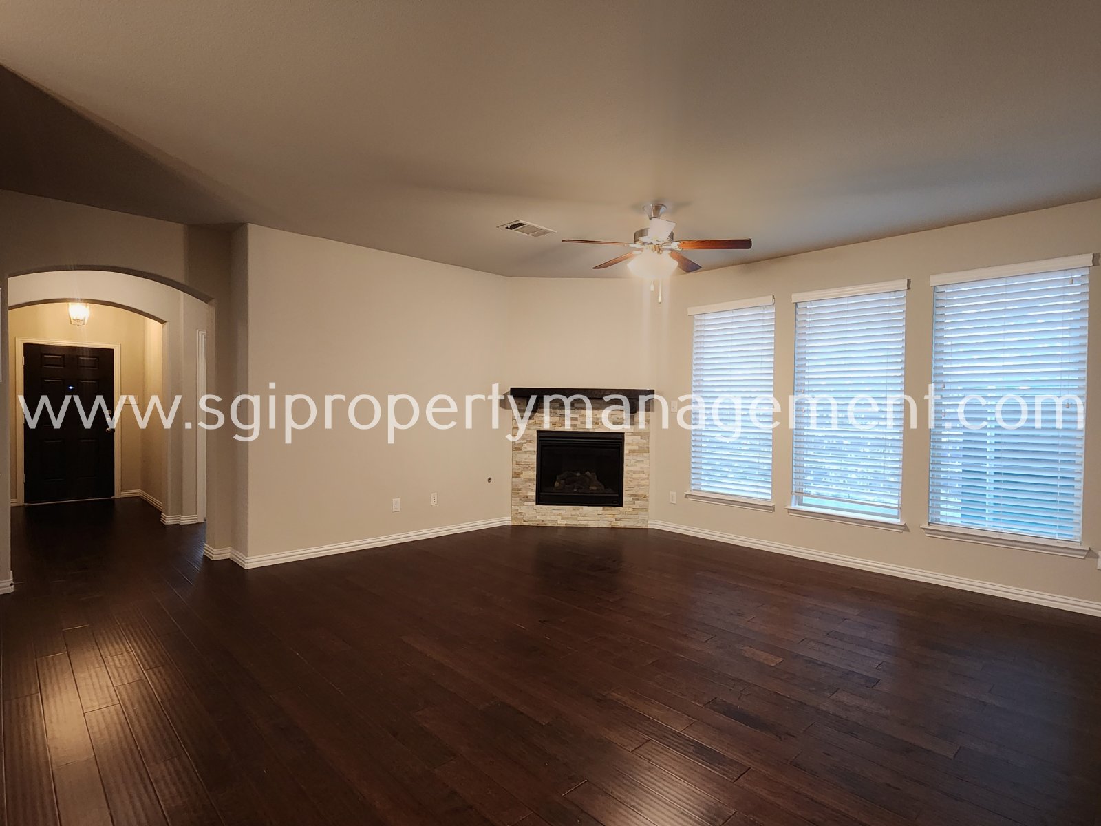 Stunning 3 bedroom home in Valencia on the Lakes property image