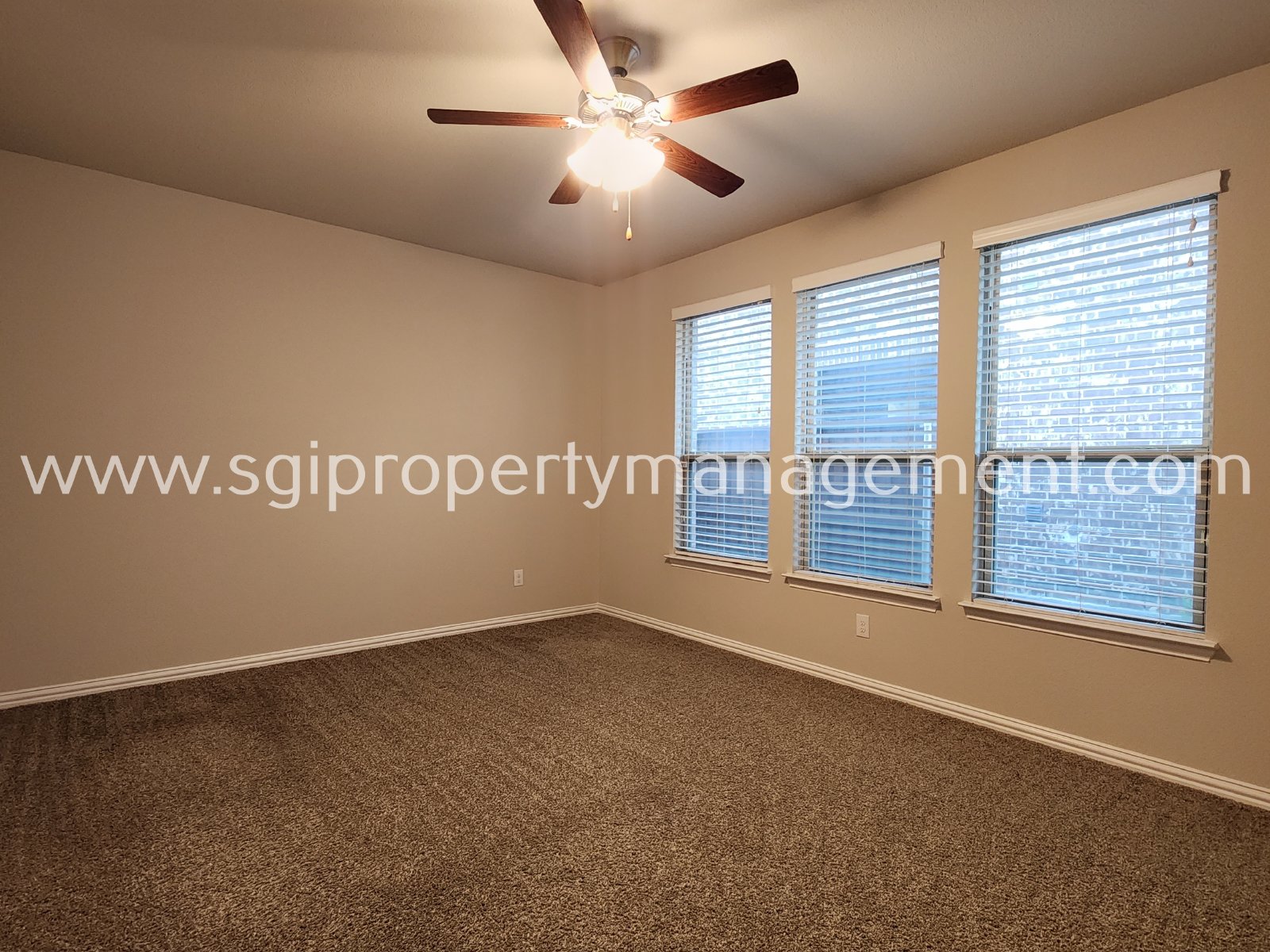 Stunning 3 bedroom home in Valencia on the Lakes property image