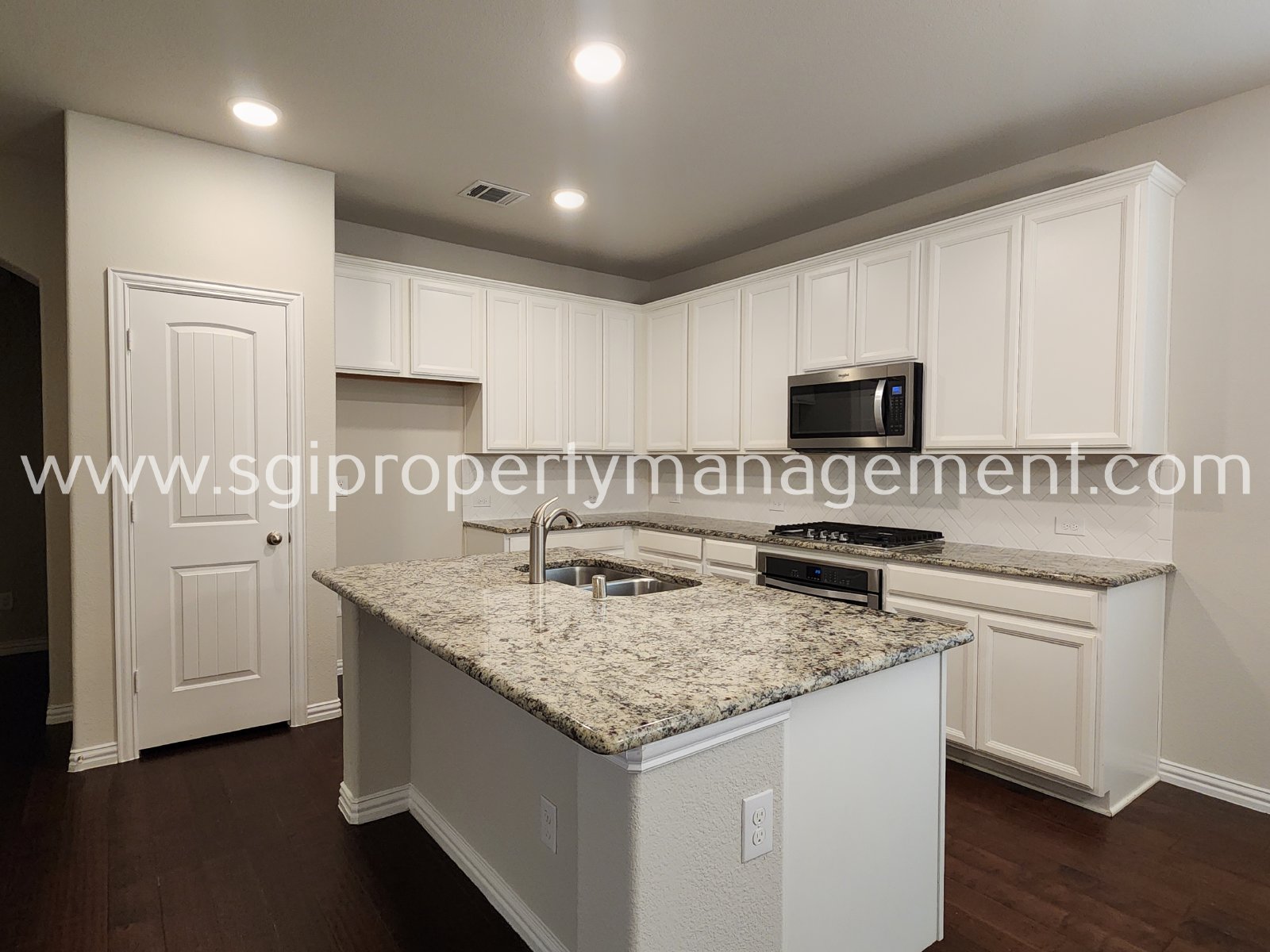 Stunning 3 bedroom home in Valencia on the Lakes property image