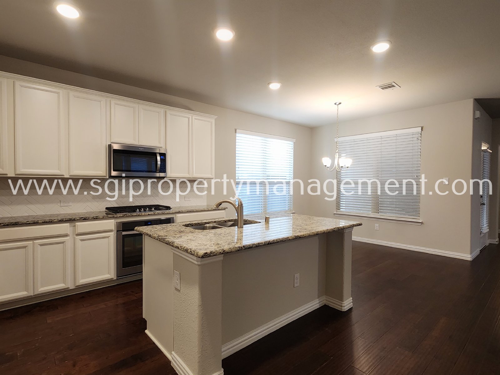 Stunning 3 bedroom home in Valencia on the Lakes property image